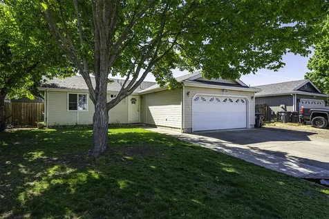 8017 Thunderhead Avenue White City OR 97503