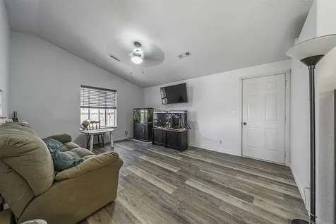 8017 Thunderhead Avenue White City OR 97503