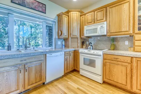 2952 NW Fairway Heights Drive Bend OR 97703
