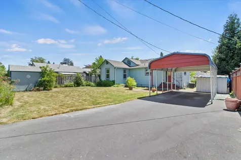 718 SW J Street Grants Pass OR 97526