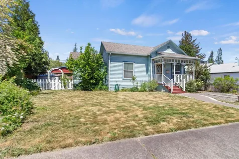 718 SW J Street Grants Pass OR 97526