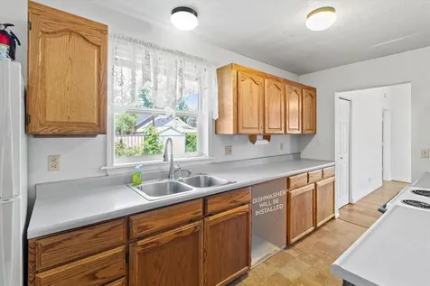 718 SW J Street Grants Pass OR 97526