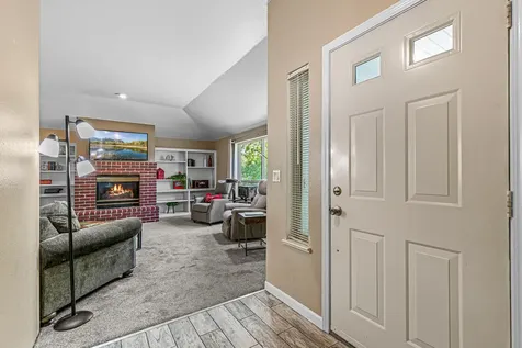 1099 Oak Knoll Drive Ashland OR 97520