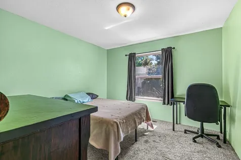 1099 Oak Knoll Drive Ashland OR 97520