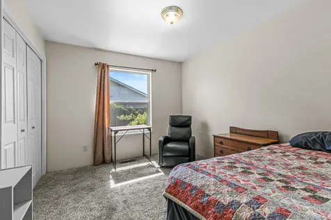 1099 Oak Knoll Drive Ashland OR 97520