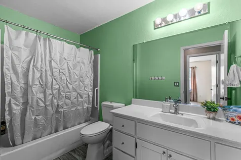 1099 Oak Knoll Drive Ashland OR 97520