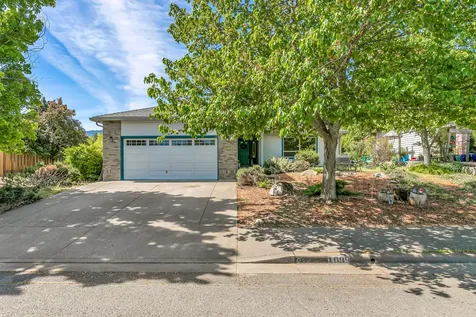 1099 Oak Knoll Drive Ashland OR 97520