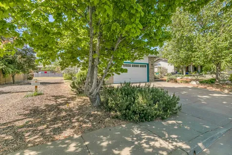 1099 Oak Knoll Drive Ashland OR 97520
