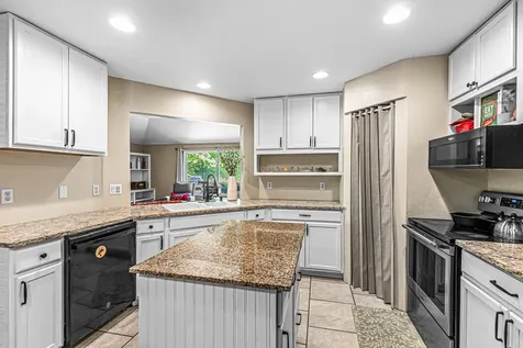 1099 Oak Knoll Drive Ashland OR 97520