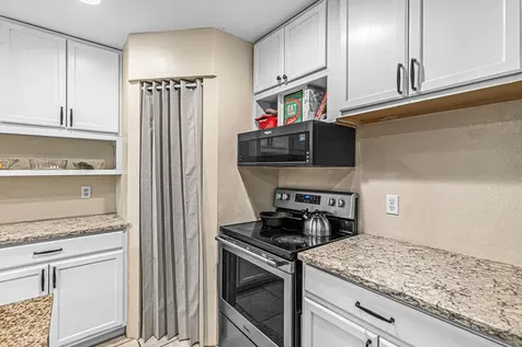 1099 Oak Knoll Drive Ashland OR 97520