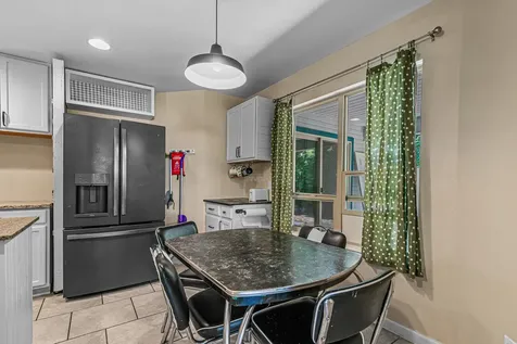 1099 Oak Knoll Drive Ashland OR 97520