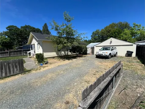 1706 SW I Street Grants Pass OR 97526