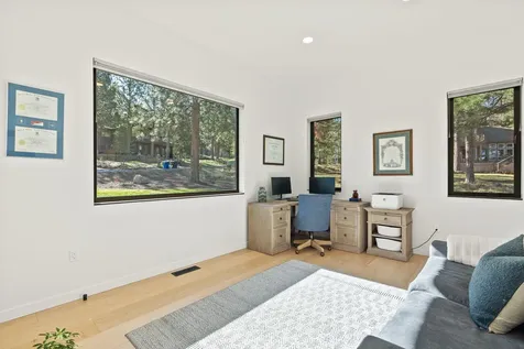 3039 NW Winslow Drive Bend OR 97703