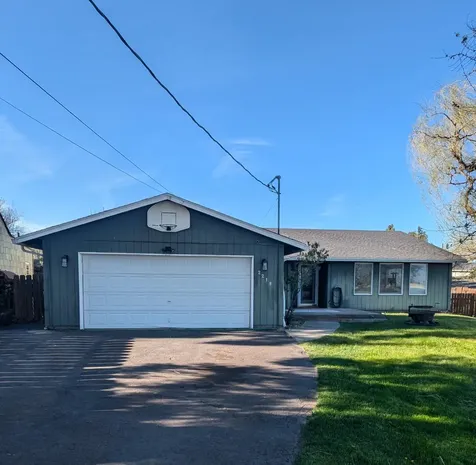 2218 Autumn Avenue Klamath Falls OR 97601