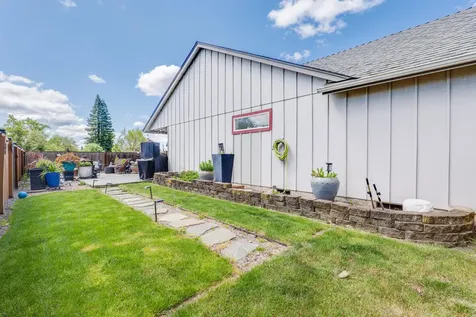 930 Hammer Street Harrisburg OR 97446