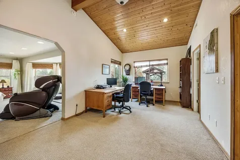 2575 E Evans Creek Road Rogue River OR 97537