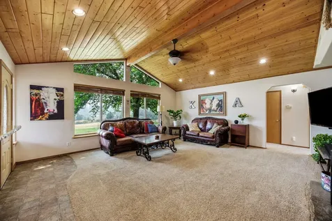 2575 E Evans Creek Road Rogue River OR 97537