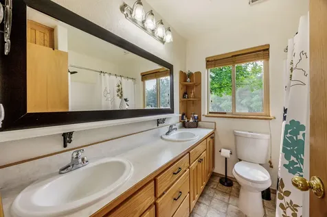 2575 E Evans Creek Road Rogue River OR 97537
