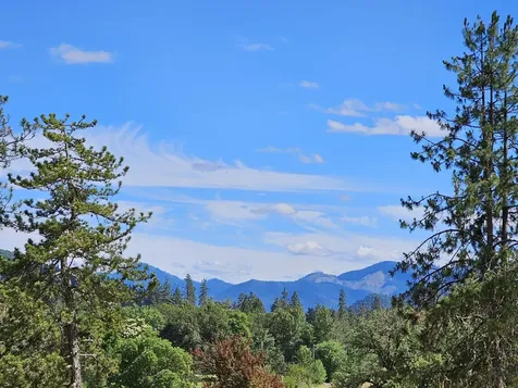2575 E Evans Creek Road Rogue River OR 97537