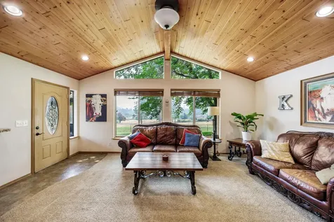 2575 E Evans Creek Road Rogue River OR 97537