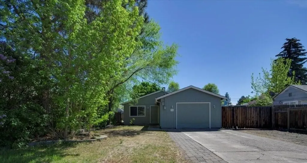 524 NW 9th Street Redmond OR 97756