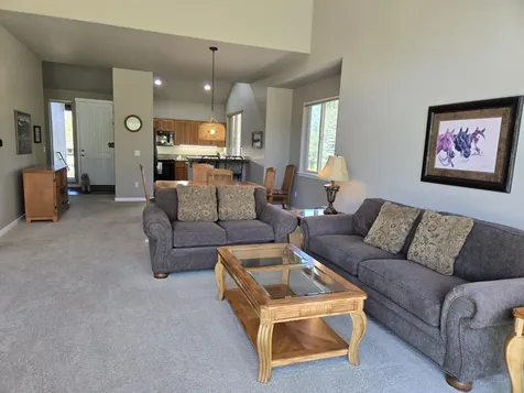 1379 Highland View Loop Redmond OR 97756