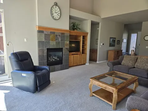 1379 Highland View Loop Redmond OR 97756