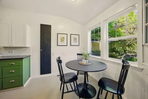 54 Gresham Street Ashland OR 97520