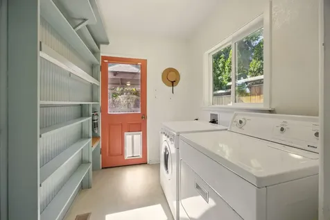 54 Gresham Street Ashland OR 97520