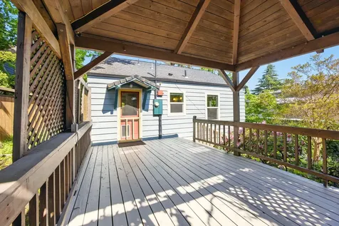 54 Gresham Street Ashland OR 97520