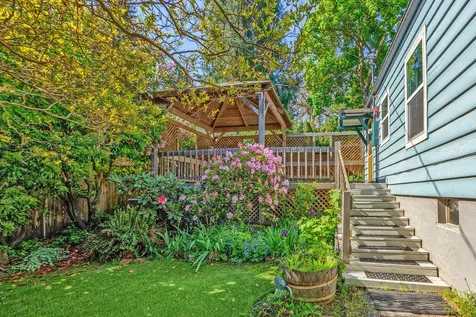 54 Gresham Street Ashland OR 97520