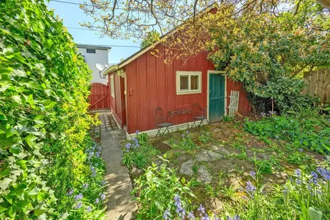 54 Gresham Street Ashland OR 97520