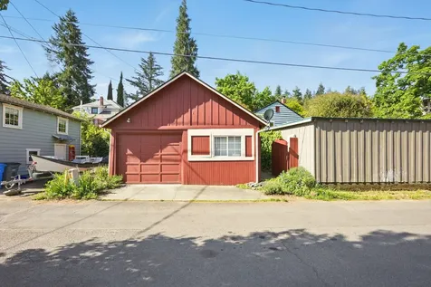 54 Gresham Street Ashland OR 97520