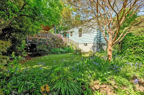 54 Gresham Street Ashland OR 97520