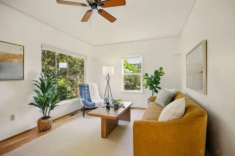 54 Gresham Street Ashland OR 97520