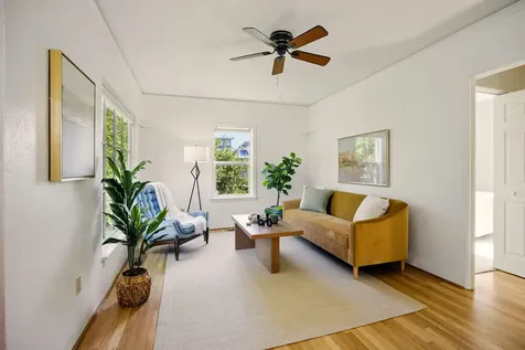 54 Gresham Street Ashland OR 97520