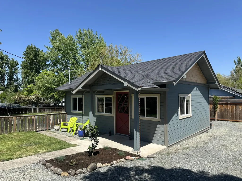 189 Ohio Street Ashland OR 97520