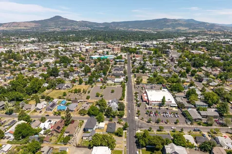 1204 W Main Street Medford OR 97501