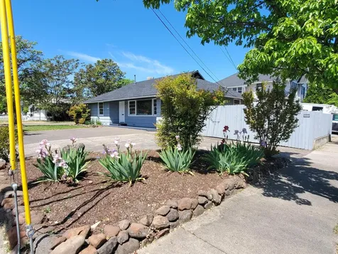 1204 W Main Street Medford OR 97501