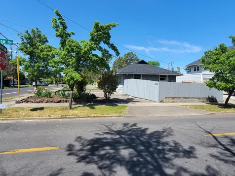 1204 W Main Street Medford OR 97501