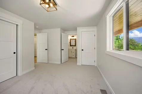 337 Taylor Street Ashland OR 97520