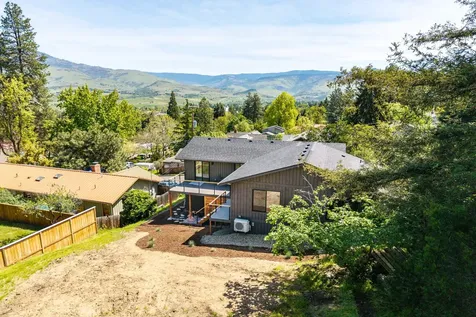 337 Taylor Street Ashland OR 97520