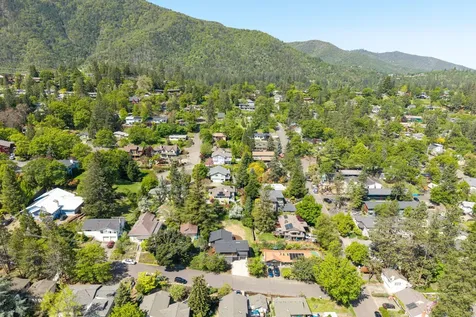 337 Taylor Street Ashland OR 97520