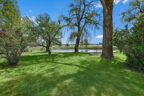 62820 Dickey Road Bend OR 97701