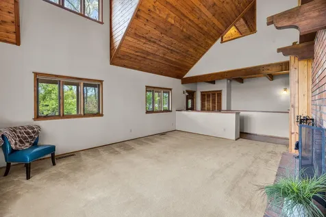 62820 Dickey Road Bend OR 97701