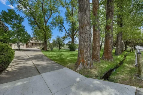 62820 Dickey Road Bend OR 97701