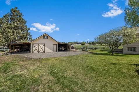 62820 Dickey Road Bend OR 97701