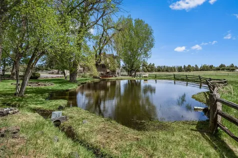 62820 Dickey Road Bend OR 97701