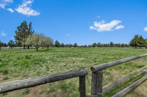 62820 Dickey Road Bend OR 97701