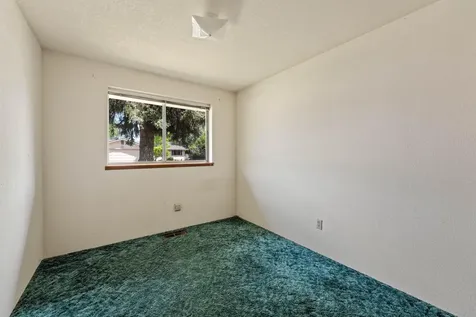 1208 SW Cottonwood Street Grants Pass OR 97526
